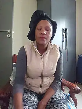 Mommy Sienna online show from May 18, 2026, 2:44 pm
