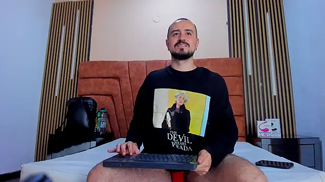 HARRY FLYNN online show from November 14, 2025, 12:31 pm