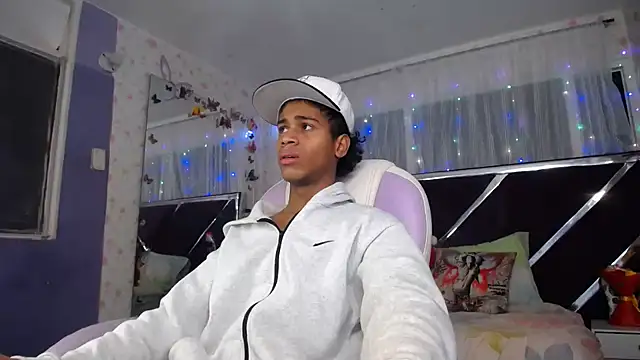 Santy bigcock 01 online show from June 3, 2026, 1:39 am