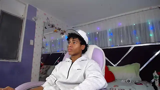 Santy bigcock 01 online show from May 29, 2026, 1:06 pm