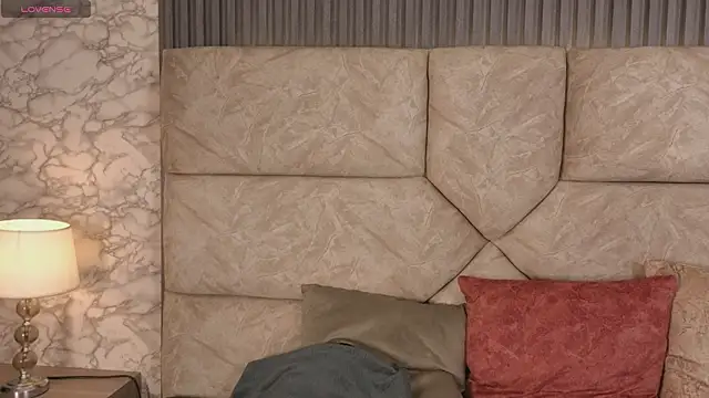 violett fowlerxx online show from February 17, 2026, 4:32 am