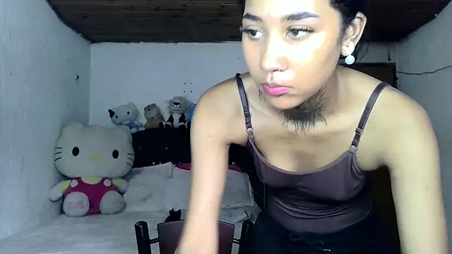 lyam ebony  online show from April 3, 2026, 8:59 pm