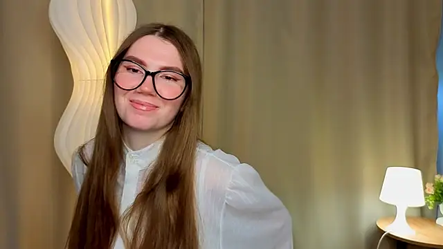 Snapshot of MelitaMoote chatting on November 26, 2025, 6:57 am MelitaMoote online show from November 26, 2025, 6:57 am