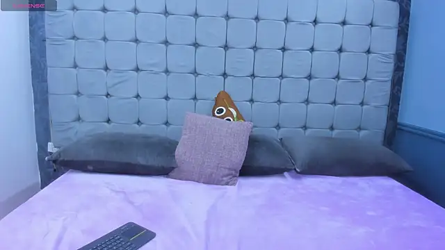 Snapshot of Maddy_Blaze chatting on November 5, 2025, 1:52 am Maddy Blaze online show from November 5, 2025, 1:52 am