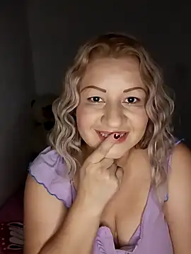 Snapshot of Karoline_milf_hot chatting on November 12, 2025, 3:43 am Karoline milf hot online show from November 12, 2025, 3:43 am