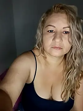 Snapshot of Karoline_milf_hot chatting on November 14, 2025, 4:27 am Karoline milf hot online show from November 14, 2025, 4:27 am