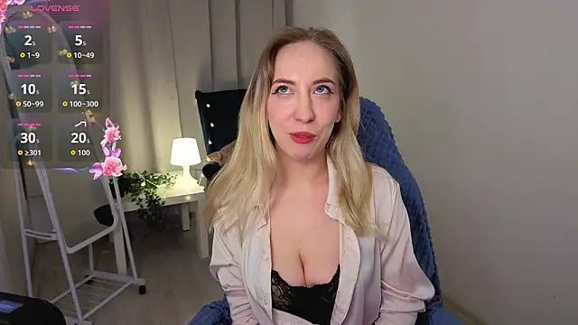 Snapshot of IsabelleBliz chatting on February 22, 2026, 10:11 pm IsabelleBliz online show from February 22, 2026, 10:11 pm