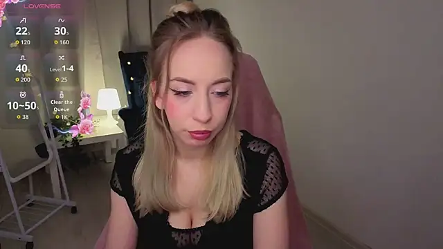 Snapshot of IsabelleBliz chatting on February 24, 2026, 10:21 pm IsabelleBliz online show from February 24, 2026, 10:21 pm