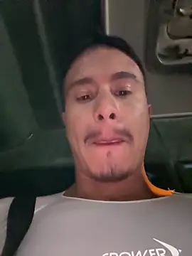 Snapshot of RaySullivan chatting on November 25, 2025, 11:48 pm RaySullivan online show from November 25, 2025, 11:48 pm