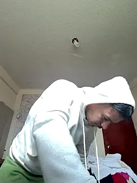 Snapshot of RaySullivan chatting on December 20, 2025, 1:25 pm RaySullivan online show from December 20, 2025, 1:25 pm