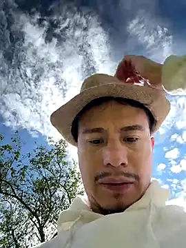 Snapshot of RaySullivan chatting on November 30, 2025, 3:02 pm RaySullivan online show from November 30, 2025, 3:02 pm