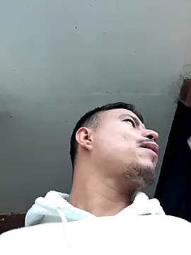 Snapshot of RaySullivan chatting on December 3, 2025, 10:20 pm RaySullivan online show from December 3, 2025, 10:20 pm