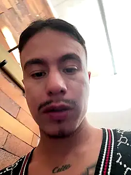 Snapshot of RaySullivan chatting on November 22, 2025, 9:13 pm RaySullivan online show from November 22, 2025, 9:13 pm