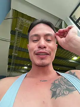 Snapshot of RaySullivan chatting on December 18, 2025, 4:11 pm RaySullivan online show from December 18, 2025, 4:11 pm