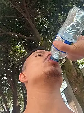 Snapshot of RaySullivan chatting on November 17, 2025, 7:51 pm RaySullivan online show from November 17, 2025, 7:51 pm