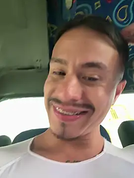 Snapshot of RaySullivan chatting on November 24, 2025, 8:20 pm RaySullivan online show from November 24, 2025, 8:20 pm