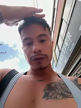 Snapshot of RaySullivan chatting on December 22, 2025, 6:19 pm RaySullivan online show from December 22, 2025, 6:19 pm