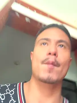 Snapshot of RaySullivan chatting on November 13, 2025, 4:55 pm RaySullivan online show from November 13, 2025, 4:55 pm