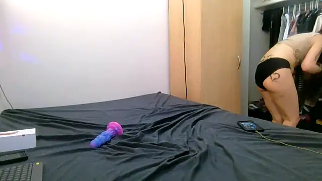 Snapshot of Empress_Lilith chatting on February 13, 2026, 7:03 pm Empress Lilith online show from February 13, 2026, 7:03 pm