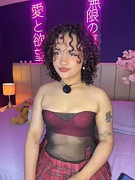 Snapshot of _sarahRose chatting on February 18, 2026, 4:21 am sarahRose online show from February 18, 2026, 4:21 am