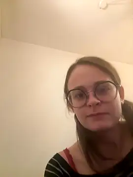 Snapshot of YoungNoraa chatting on November 5, 2025, 4:43 pm YoungNoraa online show from November 5, 2025, 4:43 pm