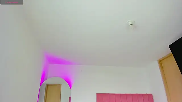 Janettcruz online show from April 9, 2026, 9:10 pm