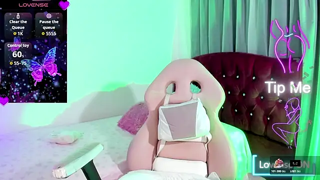 scarlet blake1 online show from November 9, 2025, 4:38 am