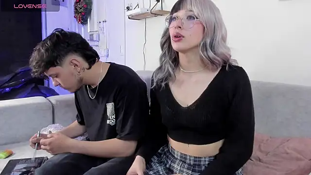 Snapshot of MidNightTouch-21 chatting on November 29, 2025, 6:24 am MidNightTouch-21 online show from November 29, 2025, 6:24 am