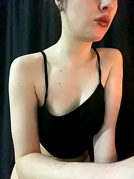 shrie beverly00 online show from November 28, 2025, 2:12 am