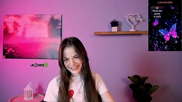 mia starrr  online show from November 22, 2025, 9:41 am