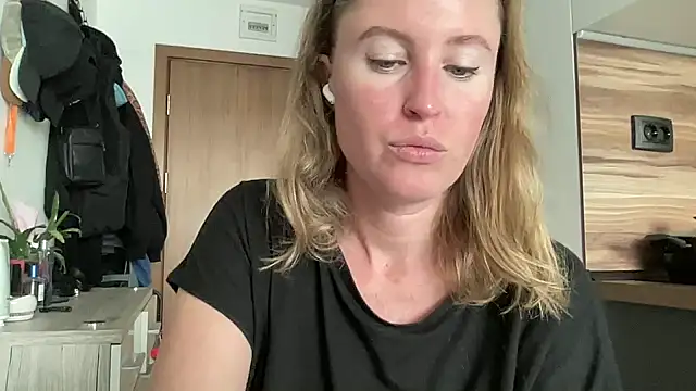 Ameli8 online show from November 26, 2025, 12:16 pm