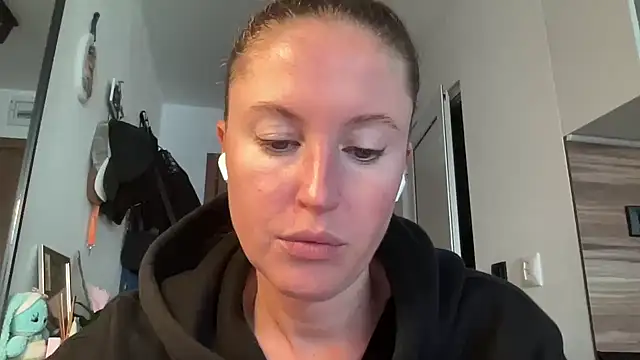 Ameli8 online show from November 23, 2025, 2:05 pm