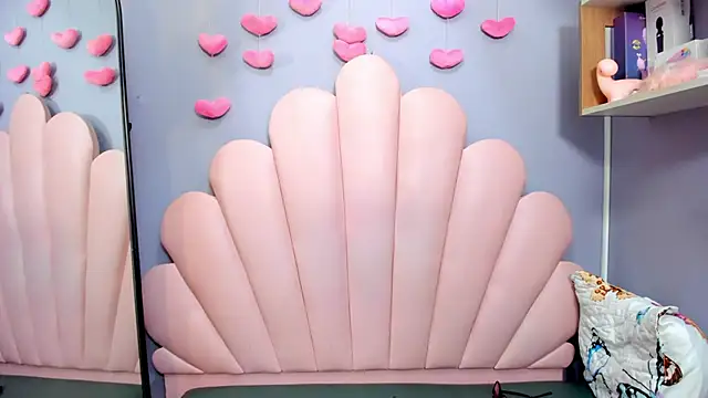 Snapshot of luci_miller chatting on February 28, 2026, 8:08 pm luci miller online show from February 28, 2026, 8:08 pm