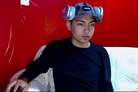 LPYsami773 online show from November 10, 2025, 12:37 am