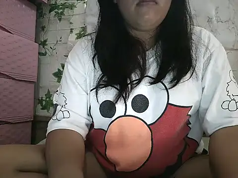 Snapshot of fluffy_raa chatting on February 24, 2026, 6:47 am fluffy raa online show from February 24, 2026, 6:47 am