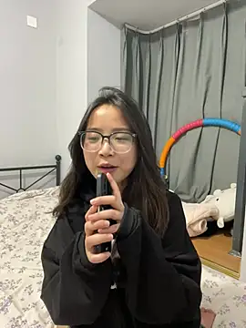 Hmm 0303 online show from April 5, 2026, 4:46 pm