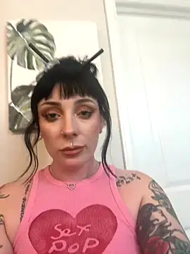 LoveDovexxx online show from November 6, 2025, 7:40 pm