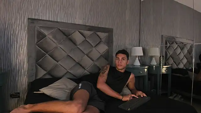 Dominic Burk online show from November 8, 2025, 7:06 pm