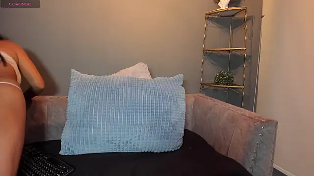 Niina26 online show from November 21, 2025, 3:49 am