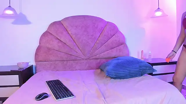 Niina26 online show from January 10, 2026, 12:22 pm