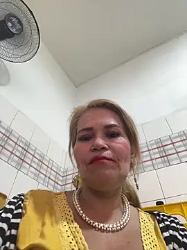 dirty mother3 online show from December 20, 2025, 7:06 pm