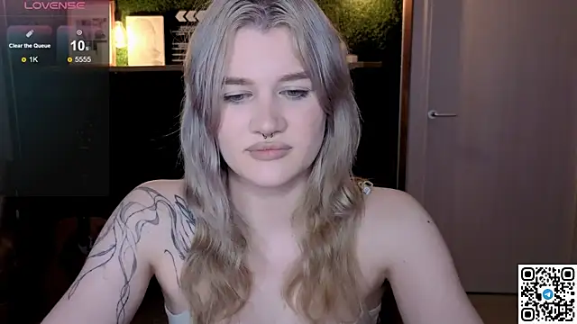 Snapshot of eshleeygreen chatting on June 25, 2026, 11:54 pm eshleeygreen online show from June 25, 2026, 11:54 pm