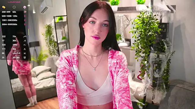 Snapshot of AdellaMacht chatting on November 27, 2025, 7:42 am AdellaMacht online show from November 27, 2025, 7:42 am