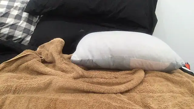 Snapshot of Pull_N_Tug1 chatting on February 3, 2026, 5:18 pm Pull N Tug1 online show from February 3, 2026, 5:18 pm