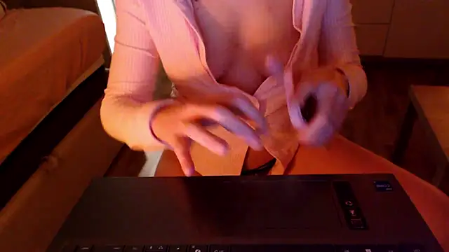 LaContessaClara online show from January 15, 2026, 12:25 am