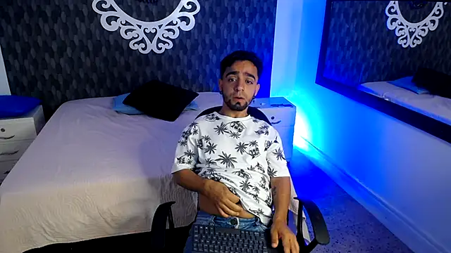 Snapshot of Dereck_Jhonsonn chatting on November 8, 2025, 7:39 pm Dereck Jhonsonn online show from November 8, 2025, 7:39 pm