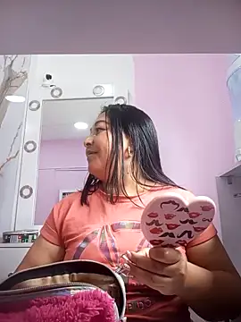 keilaJhonsom1 online show from November 29, 2025, 4:29 pm