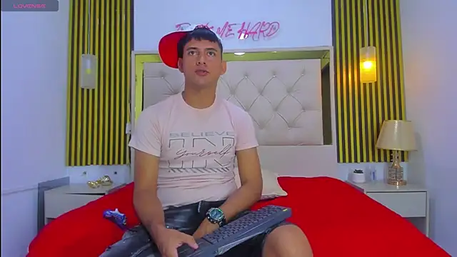 Snapshot of KEVIN_MCKINLEY chatting on November 9, 2025, 6:06 am KEVIN MCKINLEY online show from November 9, 2025, 6:06 am