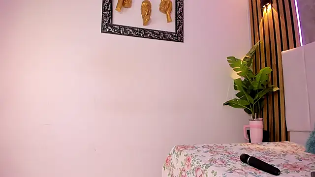 Snapshot of Carlotta_de_velour chatting on February 27, 2026, 4:56 am Carlotta de velour online show from February 27, 2026, 4:56 am