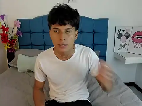 Valentino Lane online show from January 8, 2026, 2:17 am